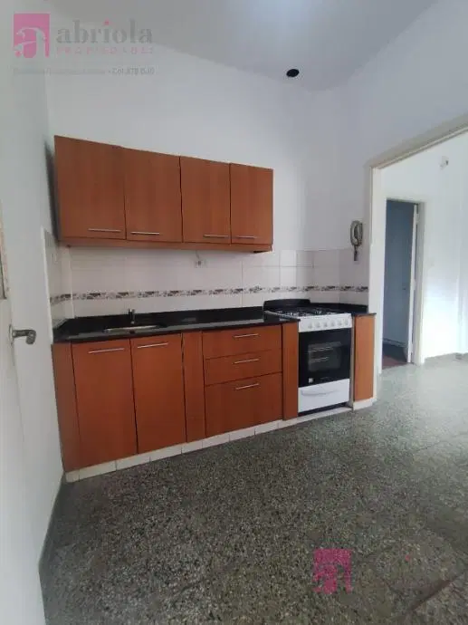 Departamento de 3 Ambientes en Alquiler excelente ubicacion de Bernal 1