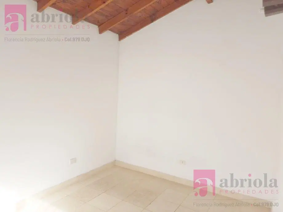 PH de 2 Ambientes en Alquiler en Bernal 8