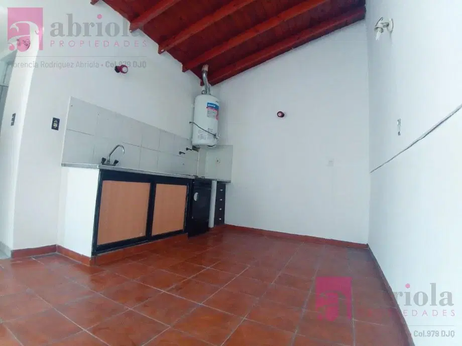 PH de 2 Ambientes en Alquiler en Bernal 5