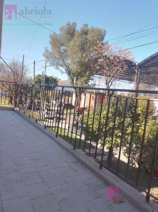 PH de 2 Ambientes en Alquiler, excelente ubicacion de Quilmes Oeste 4