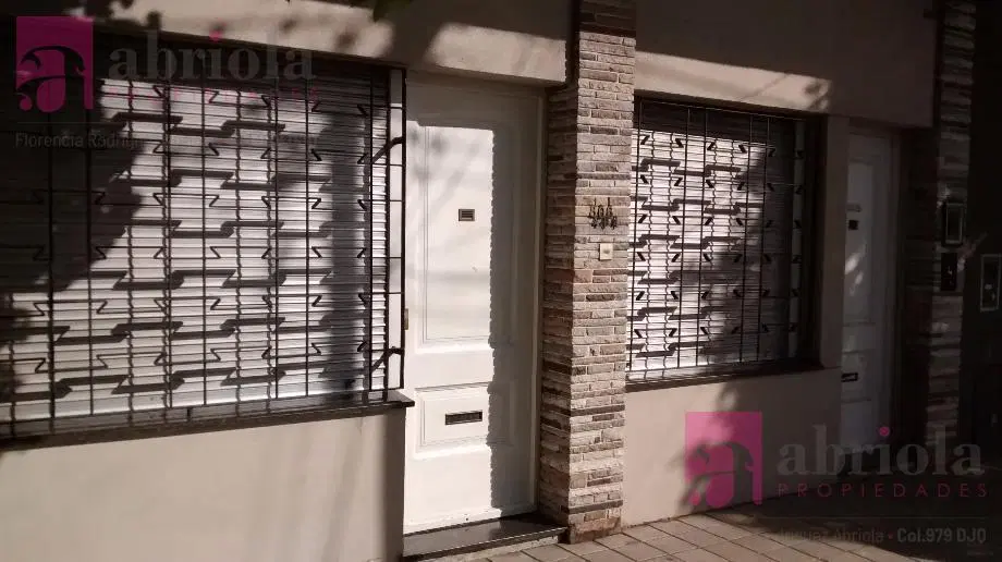 CASA PH de 3 Ambientes en Alquiler excelente ubicacion de Quilmes 5
