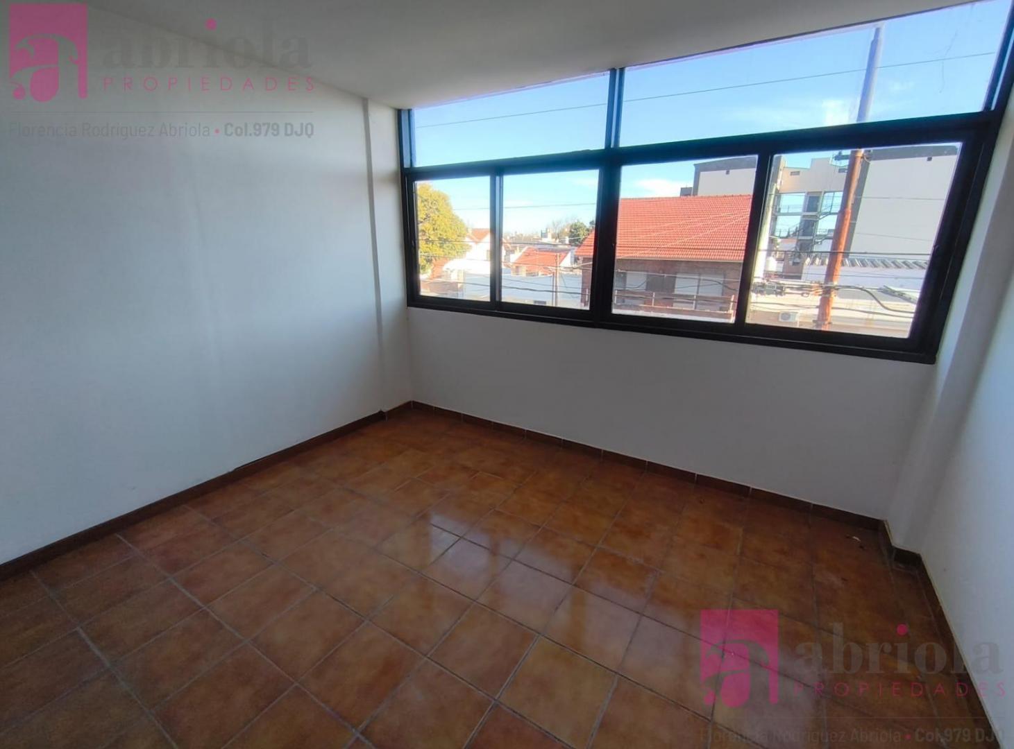 Foto de Departamento de 3 Ambientes en Alquiler, excelente ubicacion de Quilmes, imagen 5