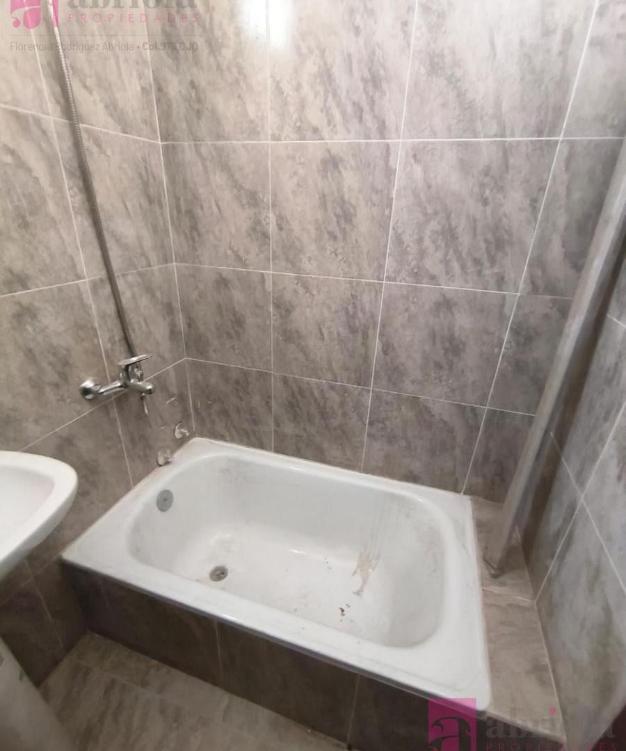 Foto de Departamento de 3 Ambientes en Alquiler, excelente ubicacion de Quilmes, imagen 2