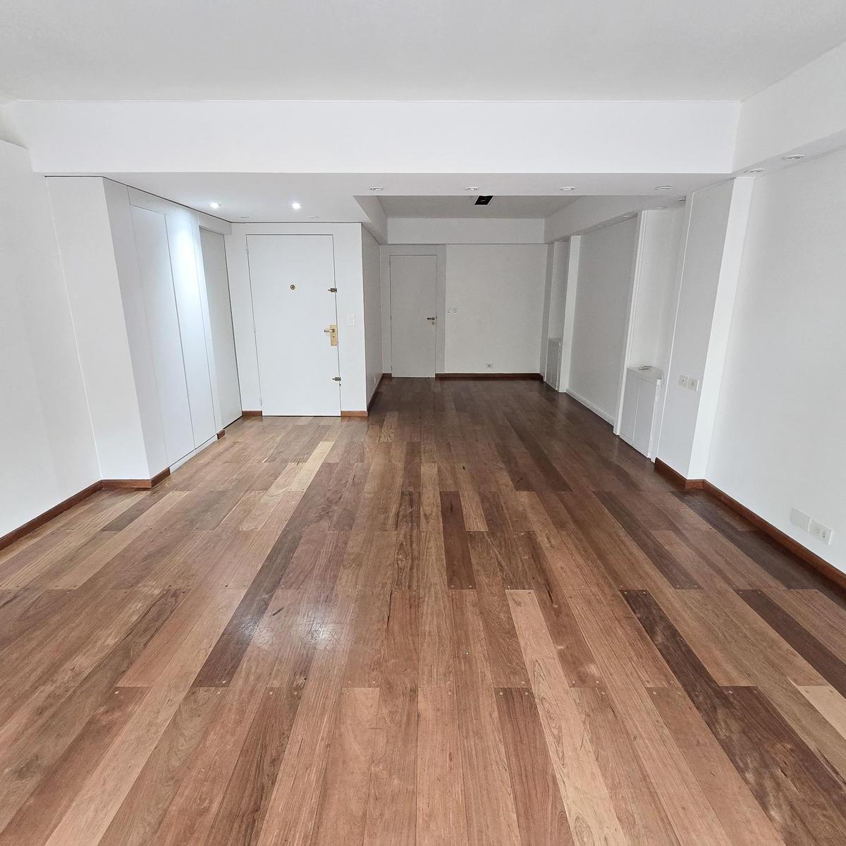 Departamento 4 Amb con Dependencia y Cochera en Belgrano R 3
