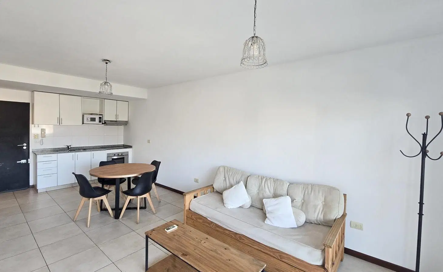 Alquiler departamento 2 amb con cochera y balcon 3