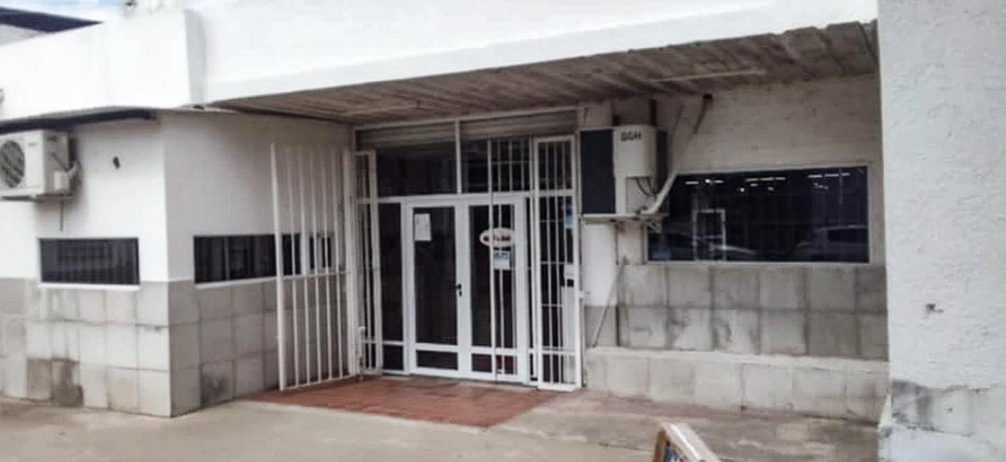 Amplio local en alquiler en Esquina