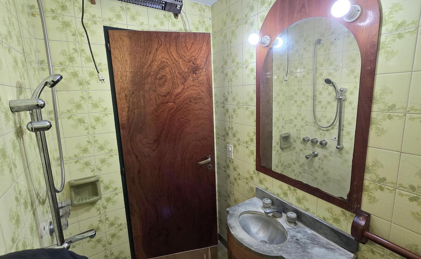 Foto de VENTA CASA 4 AMB C/ PATIO Y COCHERA - PACHECO, imagen 4