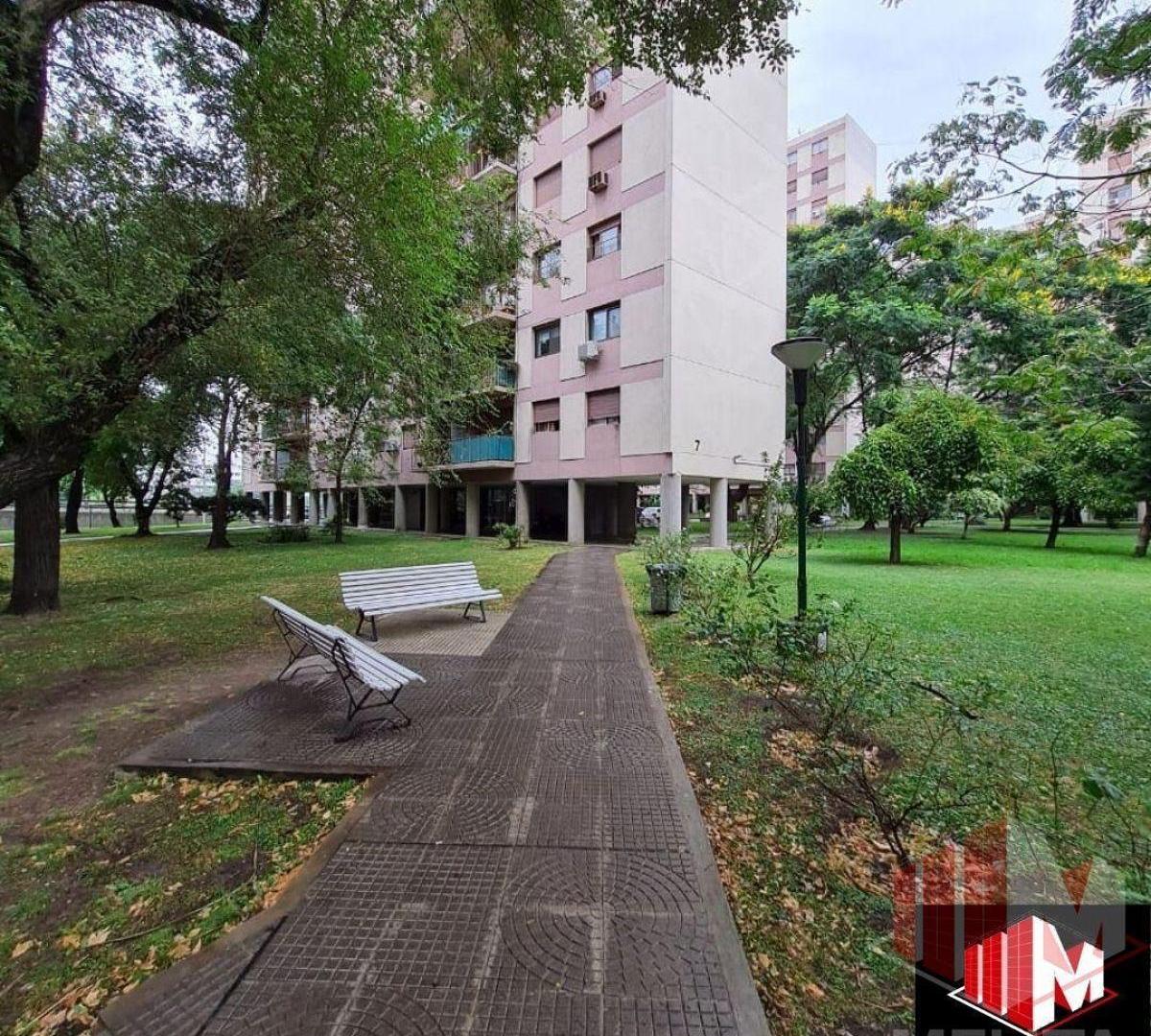 DEPARTAMENTO DE TRES AMBIENTES CON BALCON