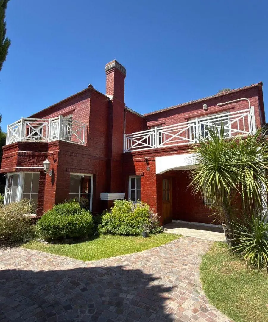 PROPIEDAD EN VENTA- ECHEVERRÍA DEL LAGO 1