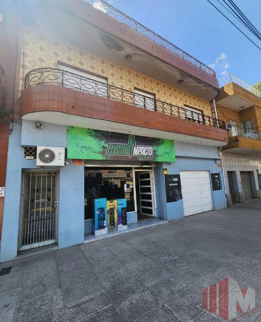 EXCELENTE LOCAL COMERCIAL CON VIVIENDA. VENTA EN BLOCK 5