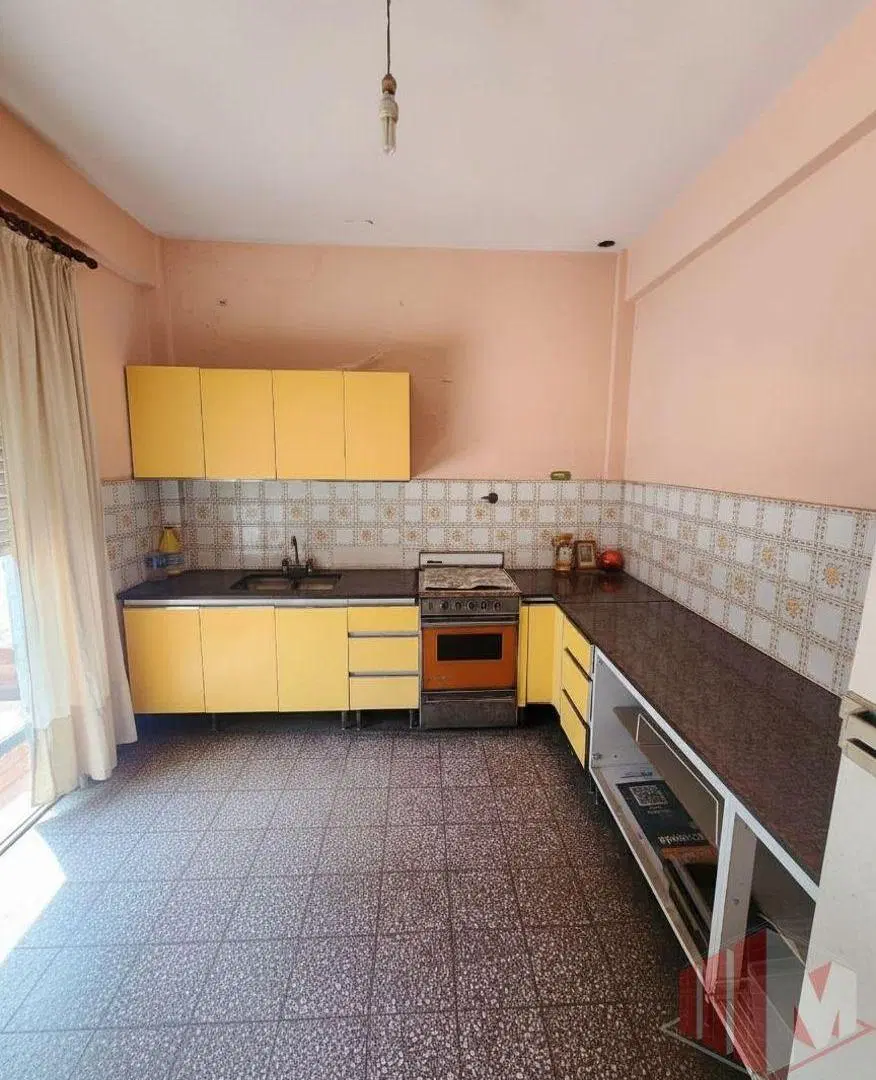 EXCELENTE LOCAL COMERCIAL CON VIVIENDA. VENTA EN BLOCK 4