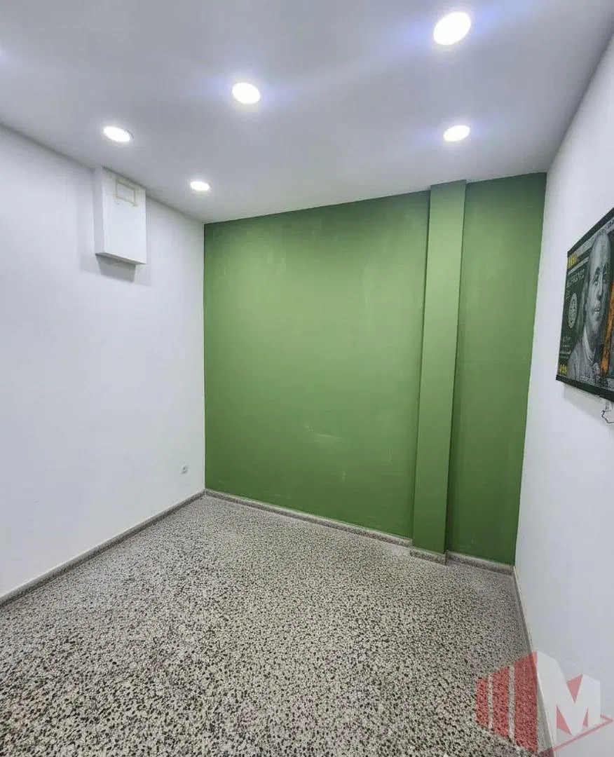 EXCELENTE LOCAL COMERCIAL CON VIVIENDA. VENTA EN BLOCK 2