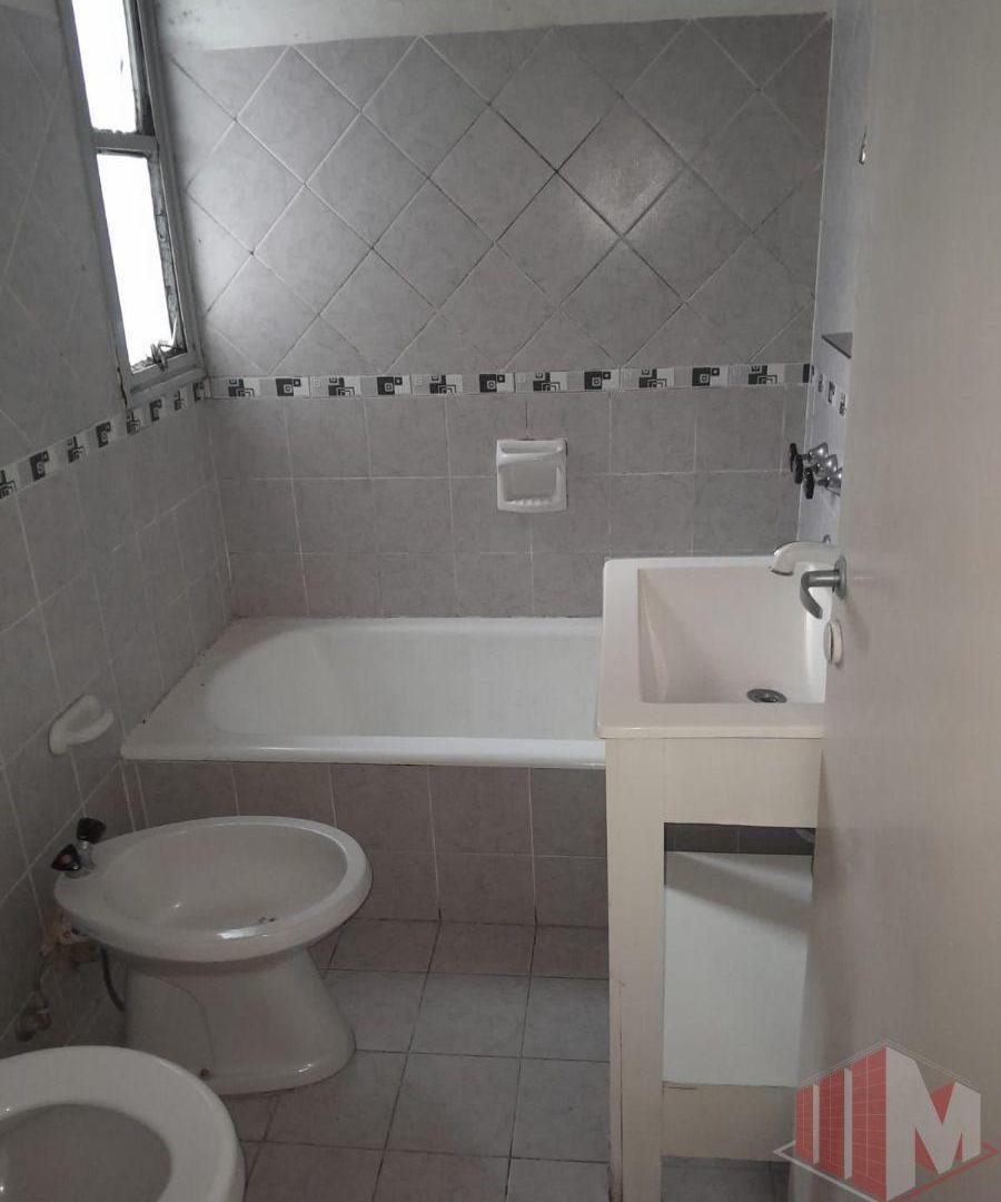 Foto de Departamento en venta de 3 dormitorios c/ cochera en Villa Celina, imagen 5