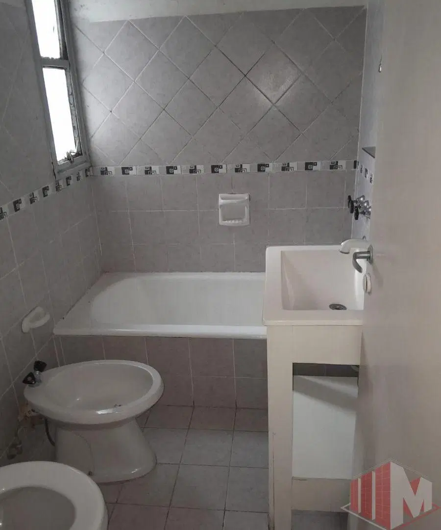 Departamento en venta de 3 dormitorios c/ cochera en Villa Celina 5