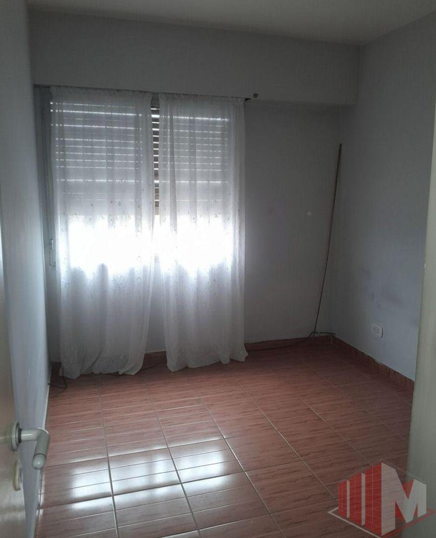 Foto de Departamento en venta de 3 dormitorios c/ cochera en Villa Celina, imagen 4