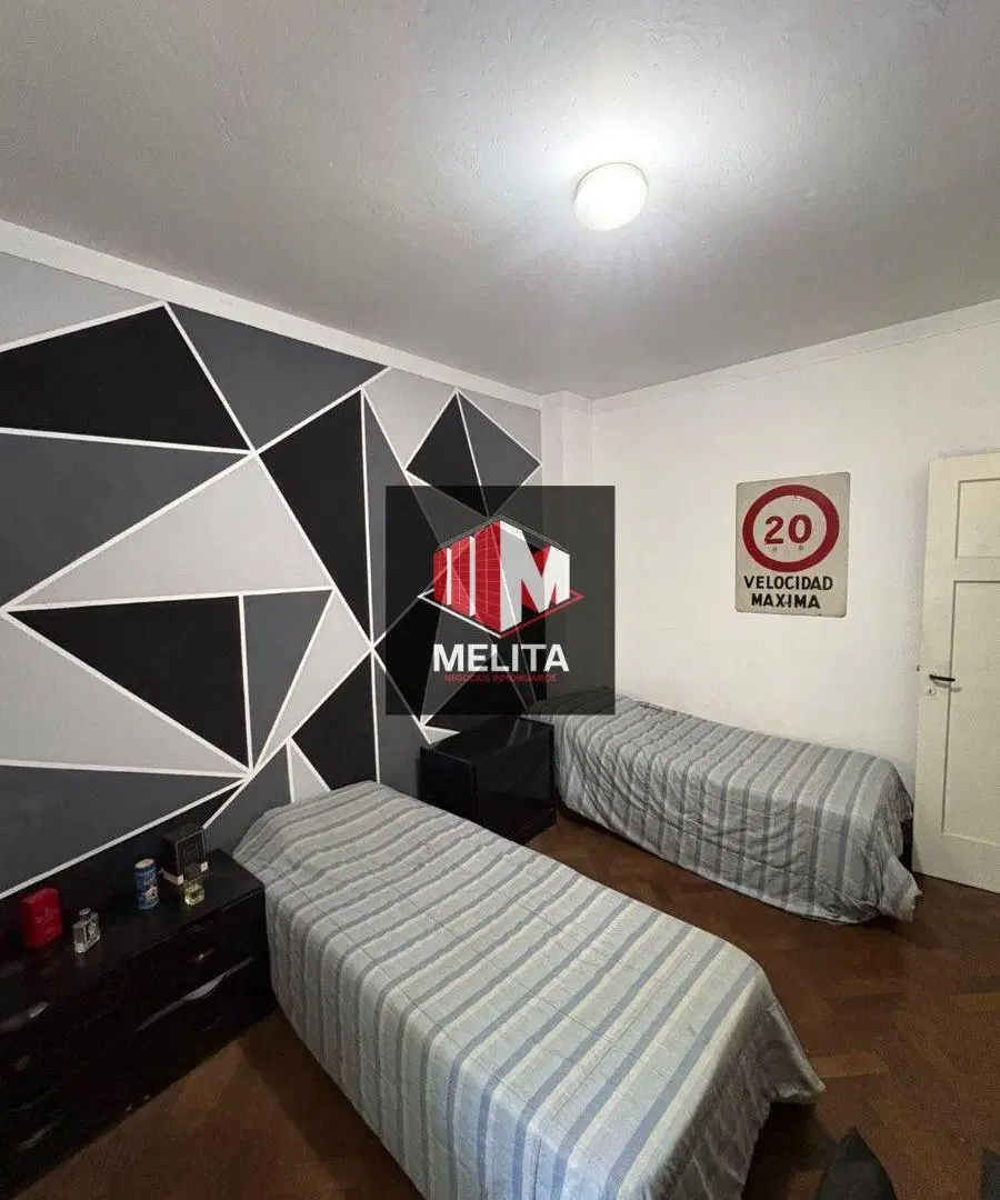 Departamento en venta de 2 dormitorios c/ cochera en Villa Celina 2