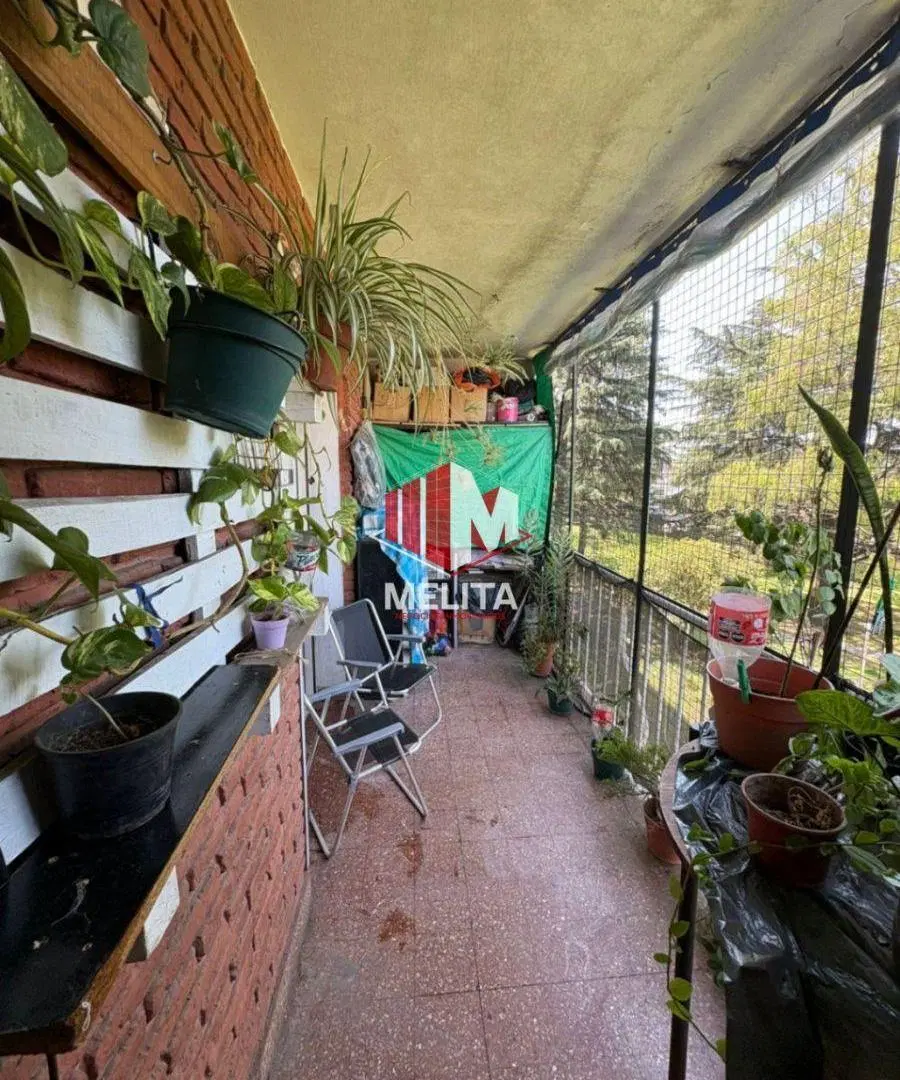 Departamento en venta de 2 dormitorios c/ cochera en Villa Celina 1