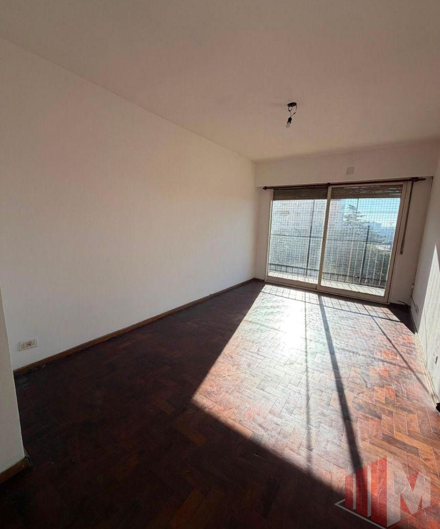 Foto de Departamento en alquiler c/ cochera en Tapiales, imagen 5