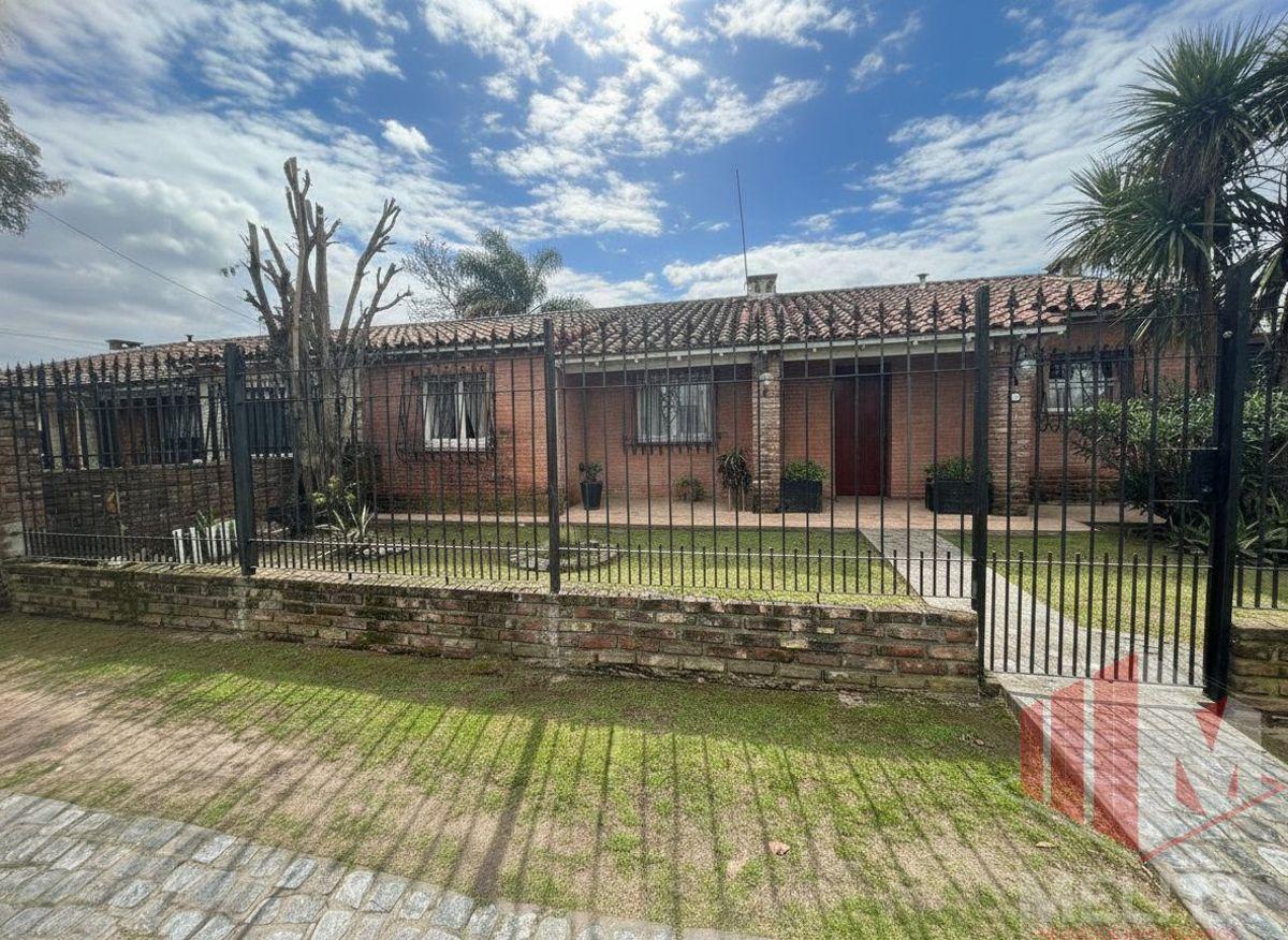 Foto de Casa en venta c/ cochera en Ciudad Evita, imagen 3