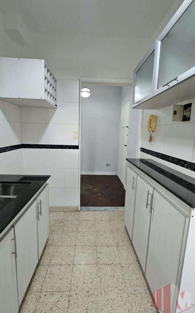 Foto de Departamento en venta c/ cochera en Villa Celina, imagen 2