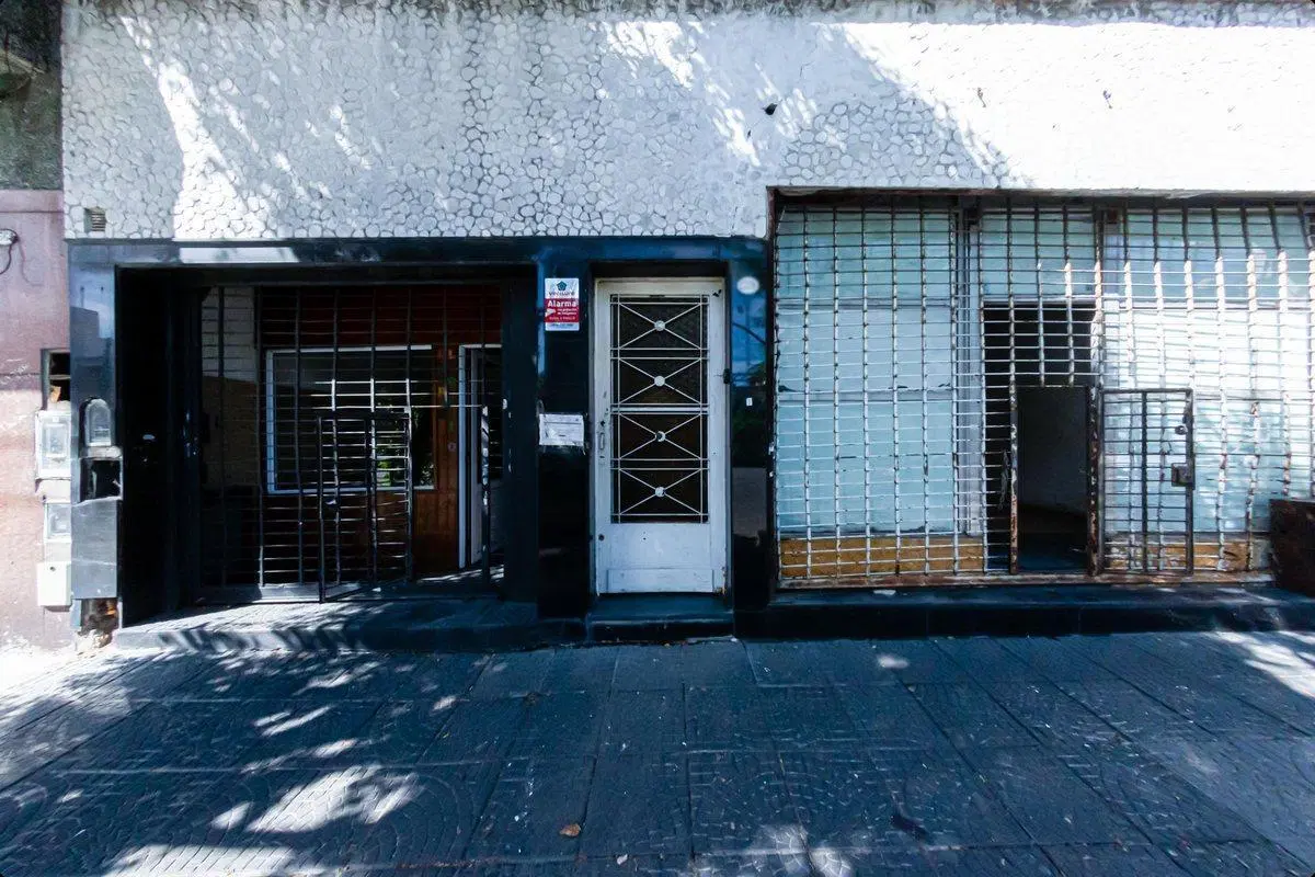 Venta Casa Pompeya 3 dorm Terraza Patio 2 Locales 4