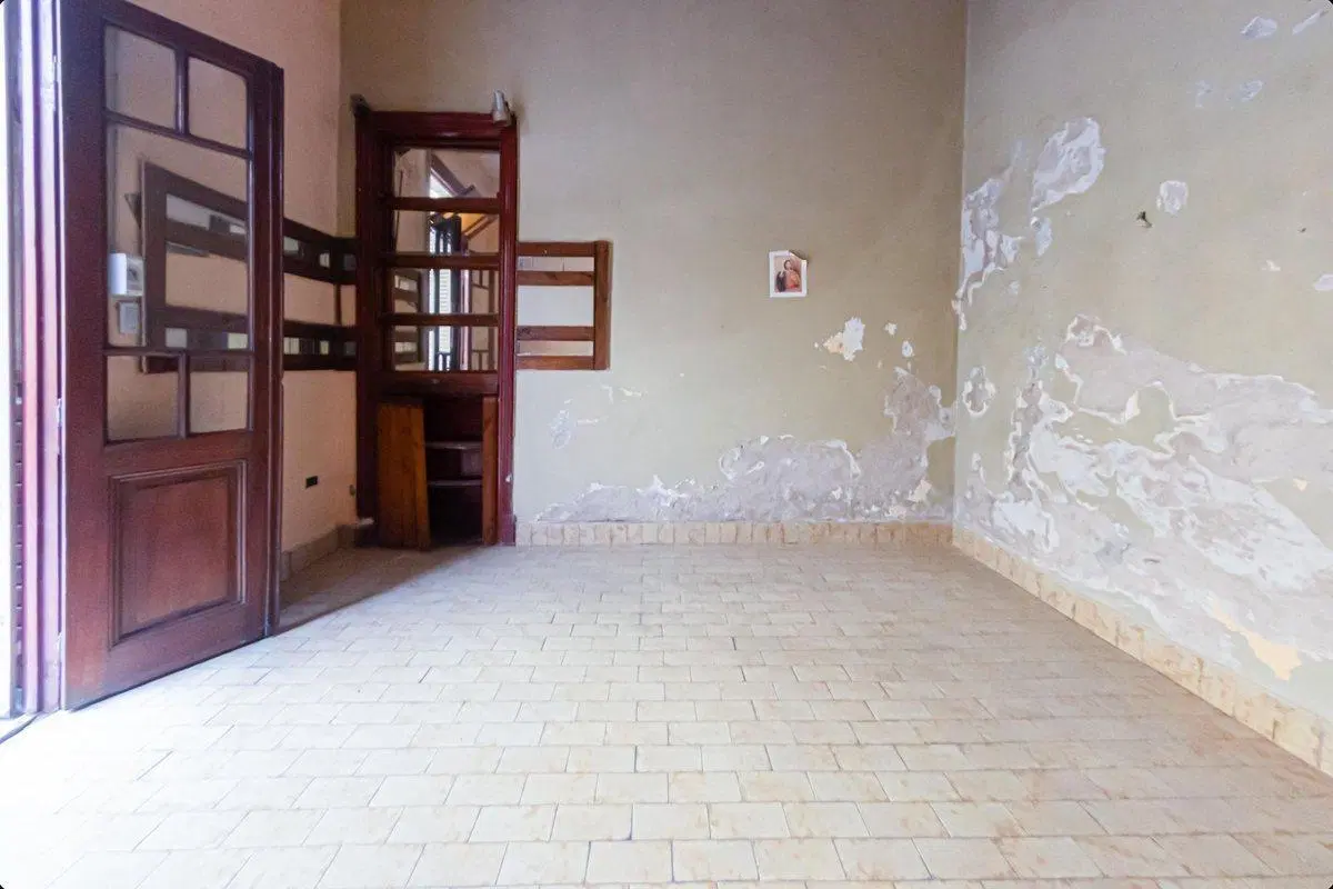Venta 2 LOCALES Pompeya + CASA 3 dorm, terraza 5
