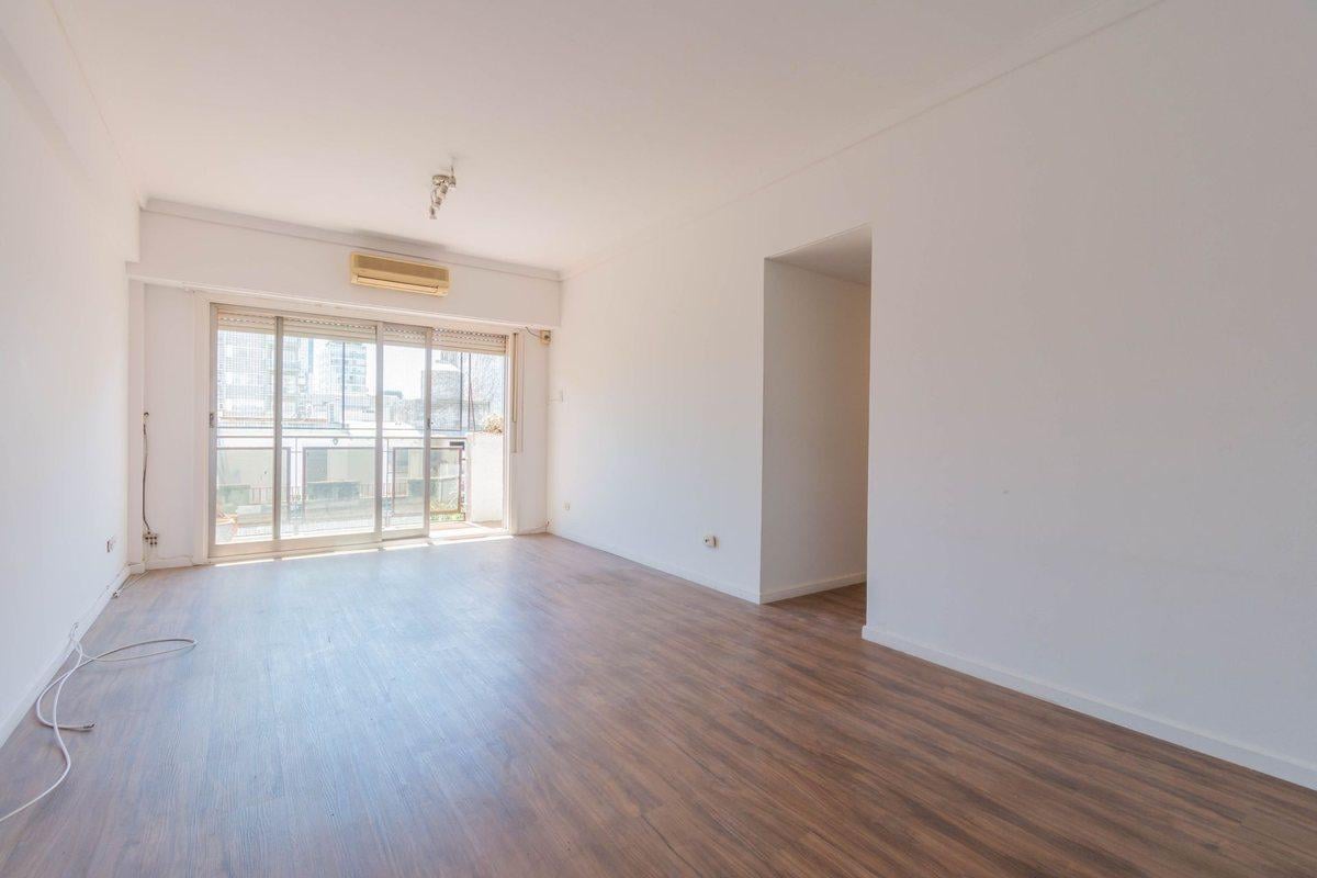 VENTA – 4 amb – dependencia – cochera – todo Luz