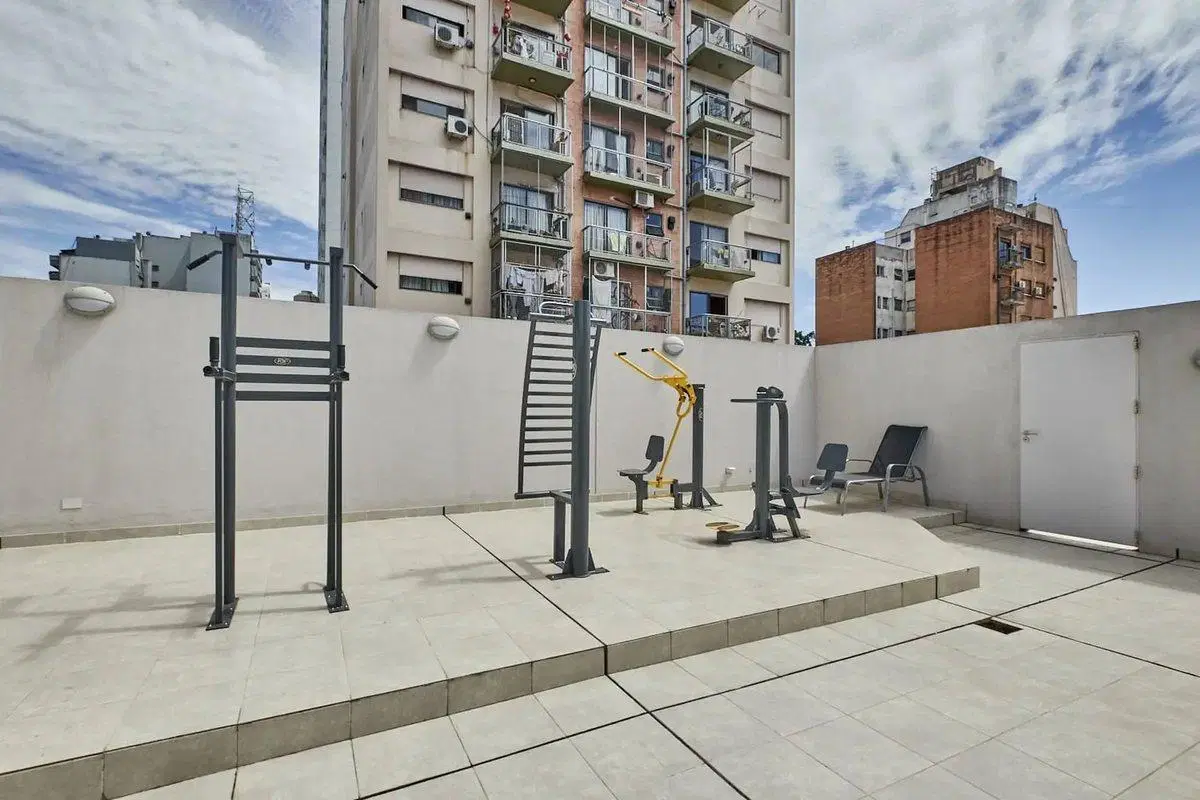 Monoambiente amplio divisible con balcón - Nuñez 2