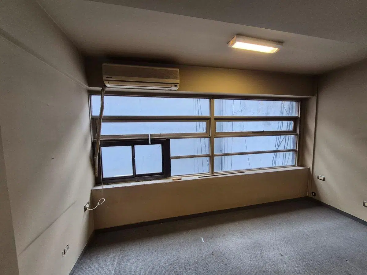 Venta Oficina - Microcentro - Con RENTA HASTA 9/27 5