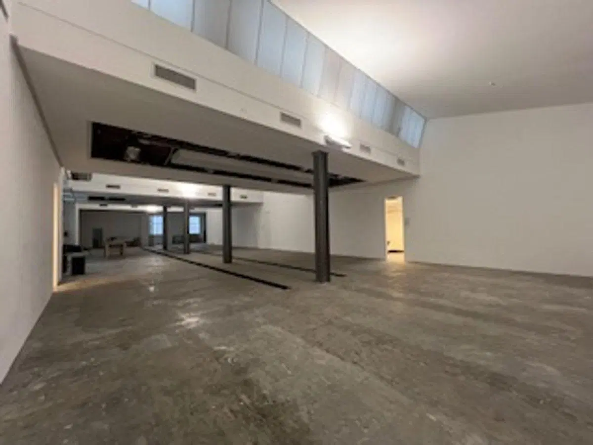 Venta Oficina Planta Abierta en el Centro-Retiro 3
