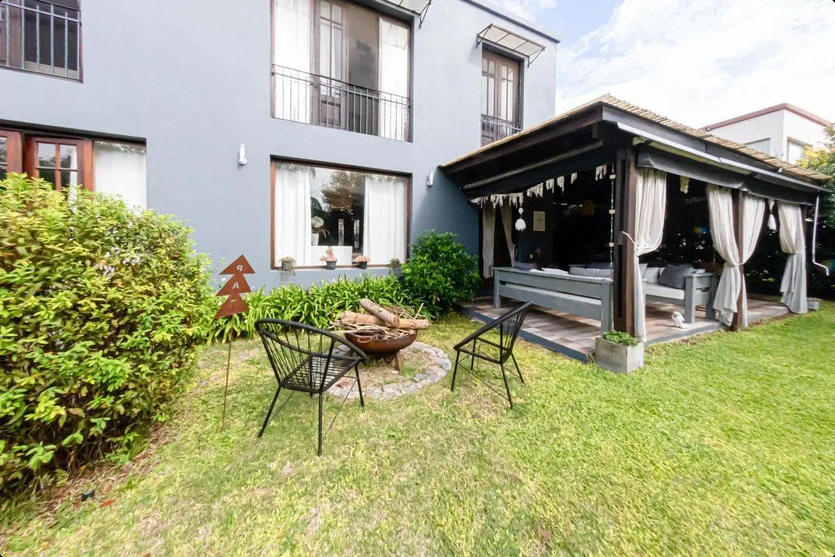 Excelente casa Barrio San Lucas -APTO CREDITO 5