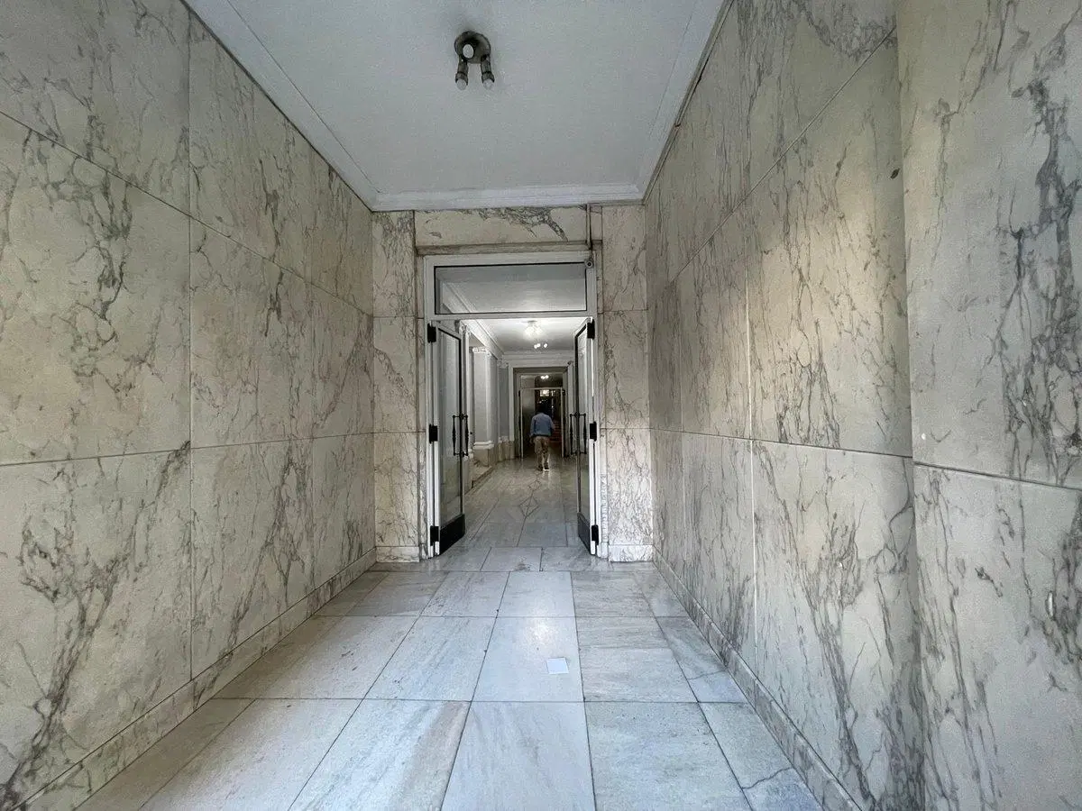 Semipiso 3 amb. al frente balcón corrido s/avenida 4