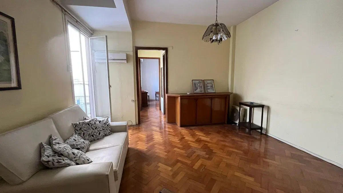 Departamento en Venta Almagro, con dependencia. 4