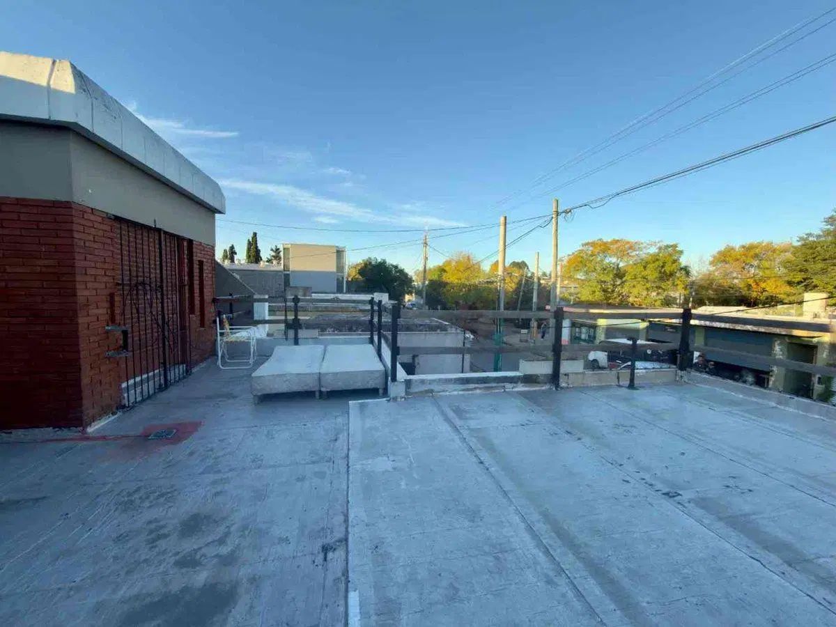 Venta depósito, local y oficinas en Ituzaingó 4