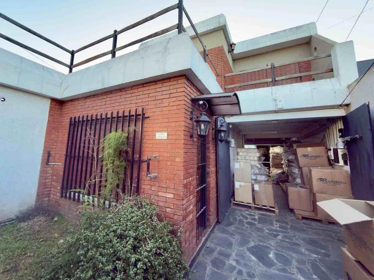 Alquiler depósito, local y oficinas en Ituzaingó 4
