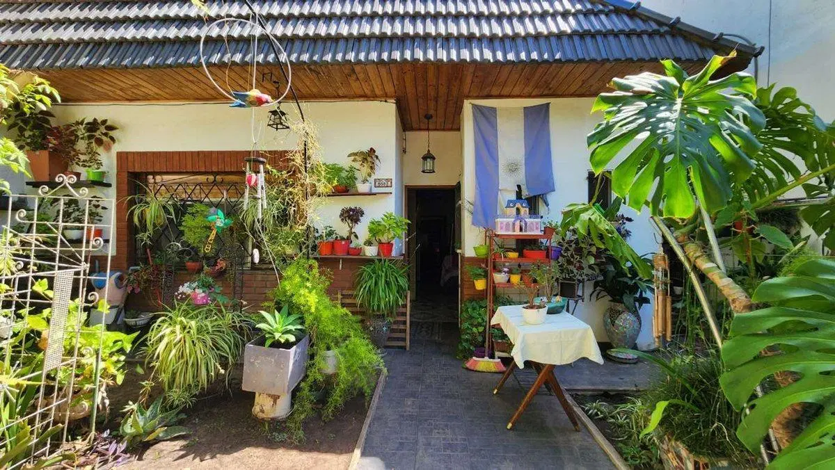 VENTA CASA 4 AMBIENTES A REFACCIONAR EN VERSALLES 2
