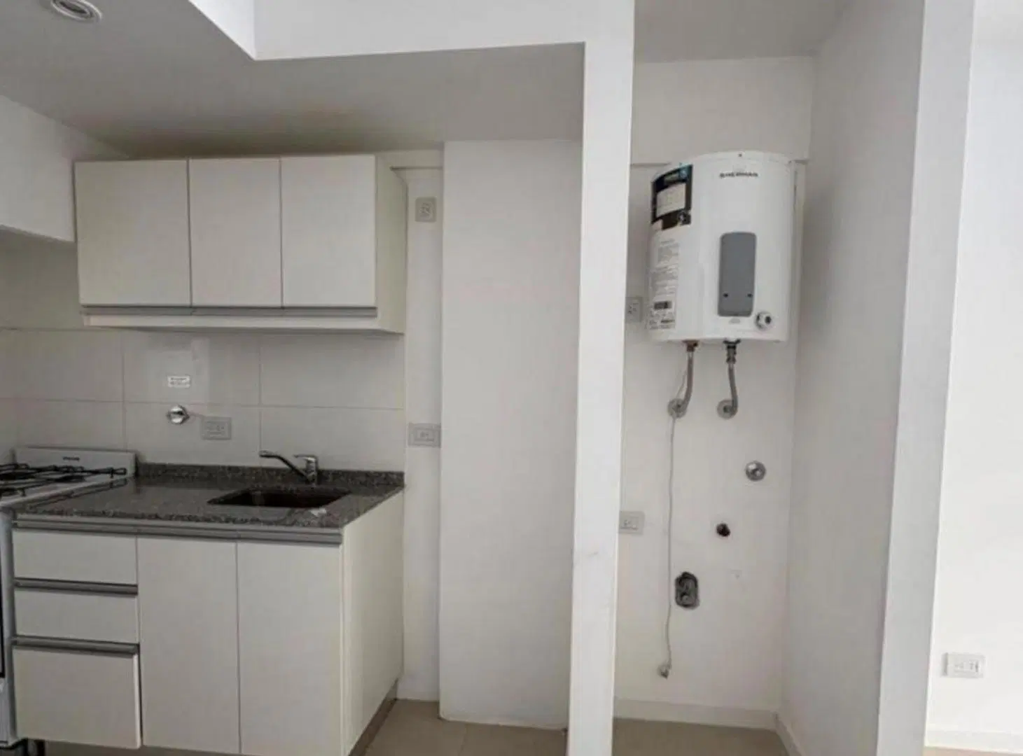 VENTA MONOAMBIENTE C/AMENITIES -BALCON -EN CASEROS 4