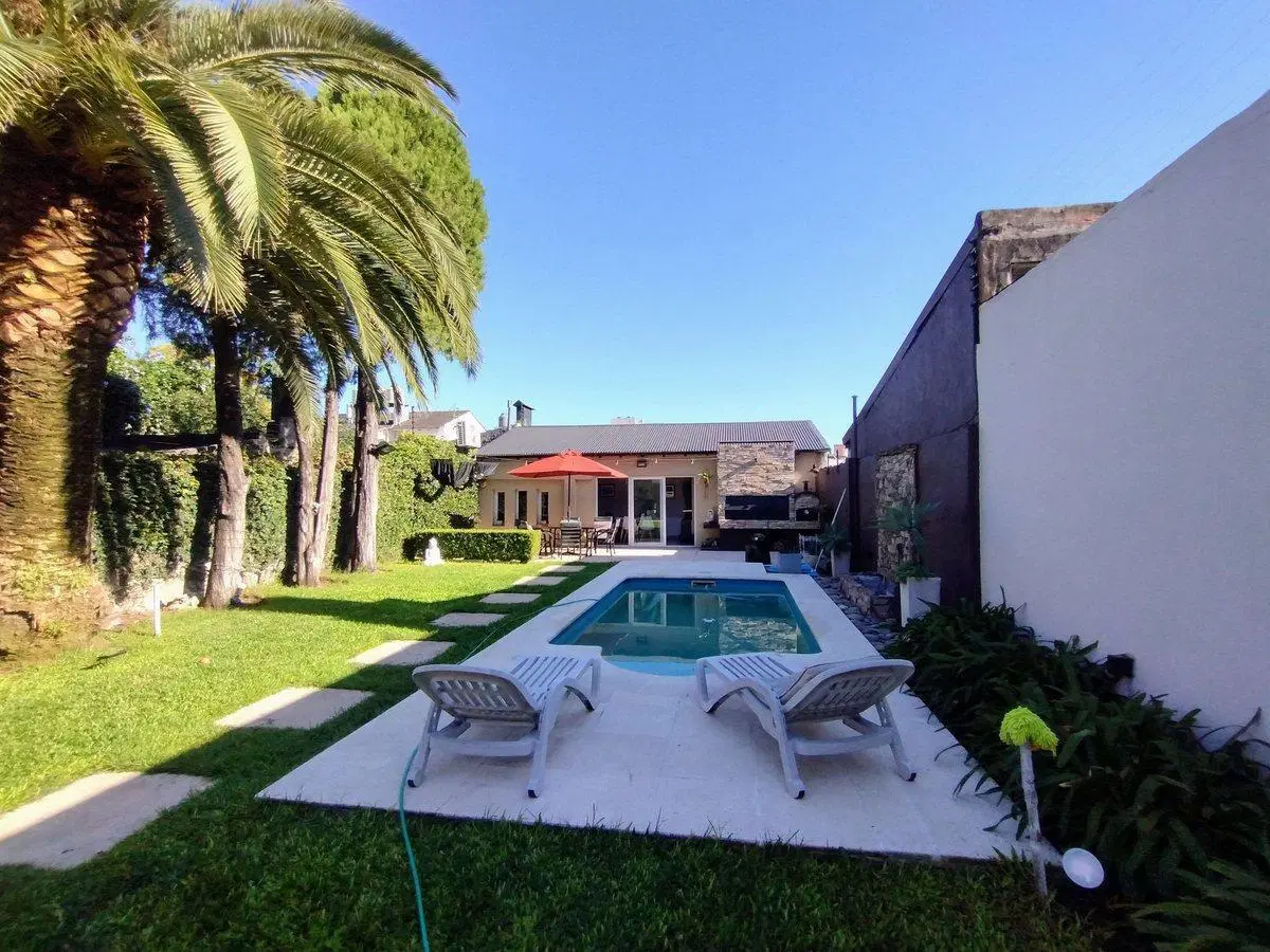 Casa 3 Ambientes Pileta Jardín Garage Villa Luzuri 2