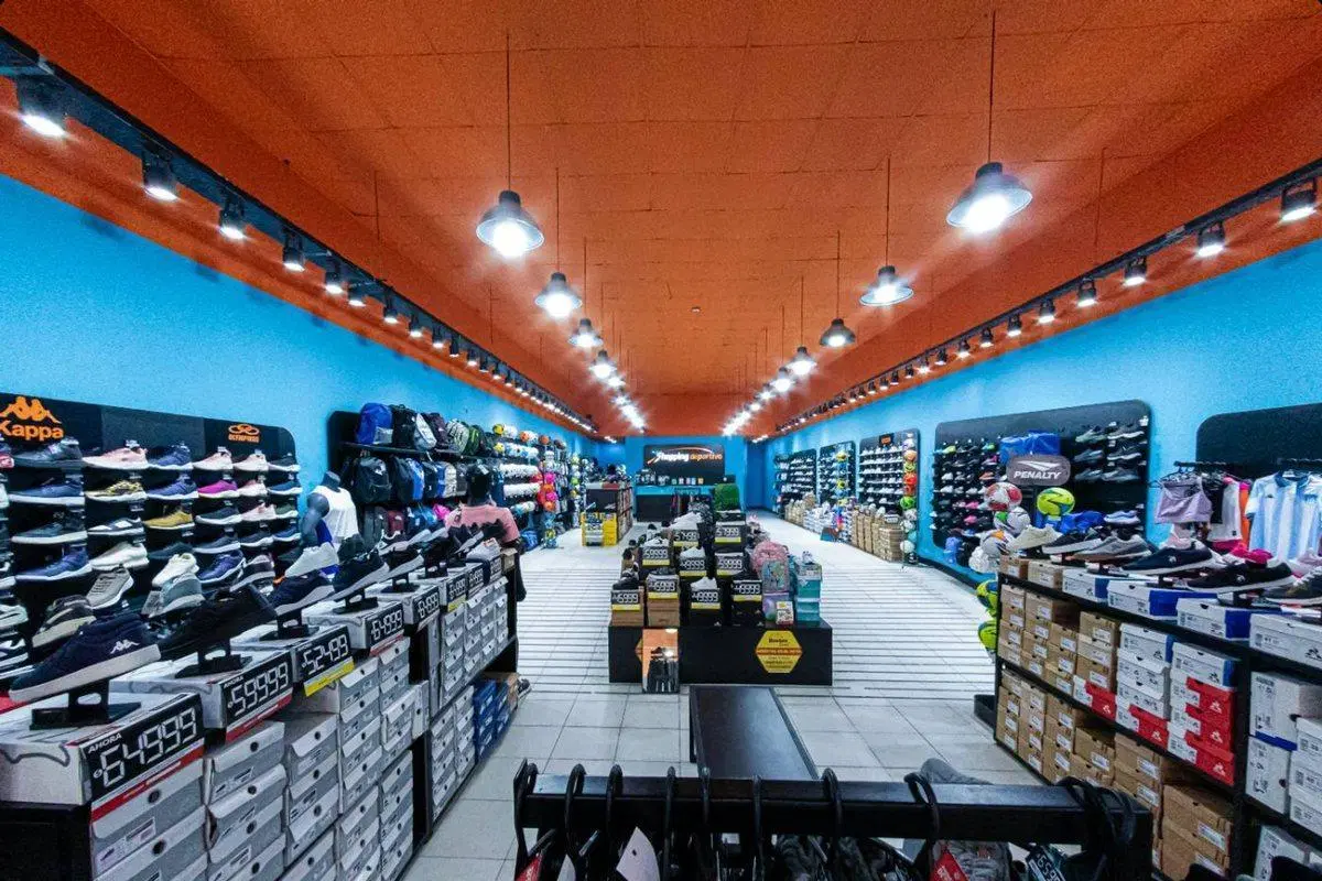 VENTA GRAN LOCAL AL FRENTE CALLE SAN MARTIN LUJAN 5