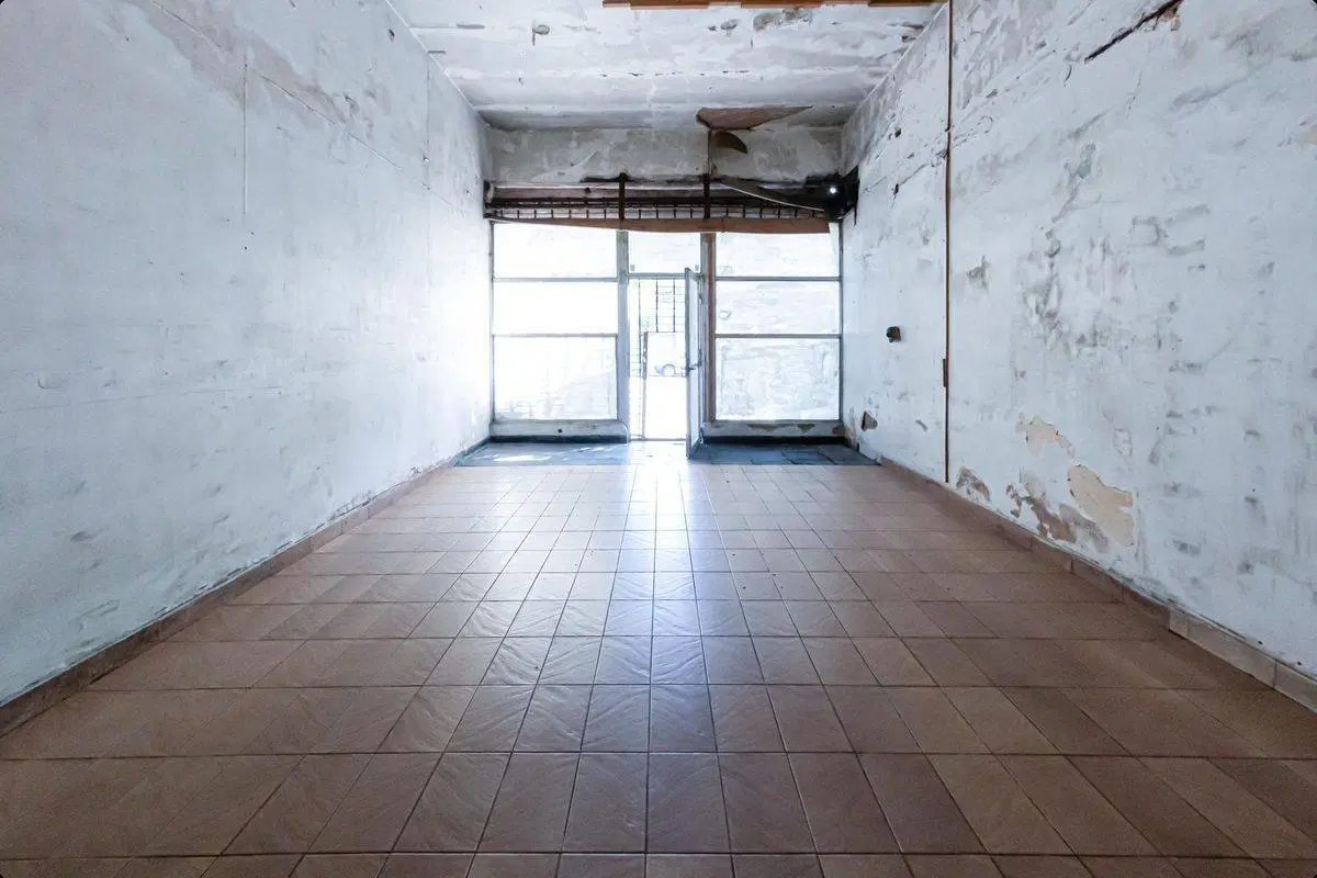 Venta 2 LOCALES Pompeya + CASA 3 dorm, terraza 4