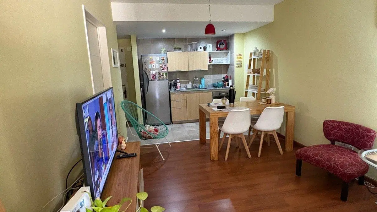 Monoambiente dividido en venta - Luminoso 5