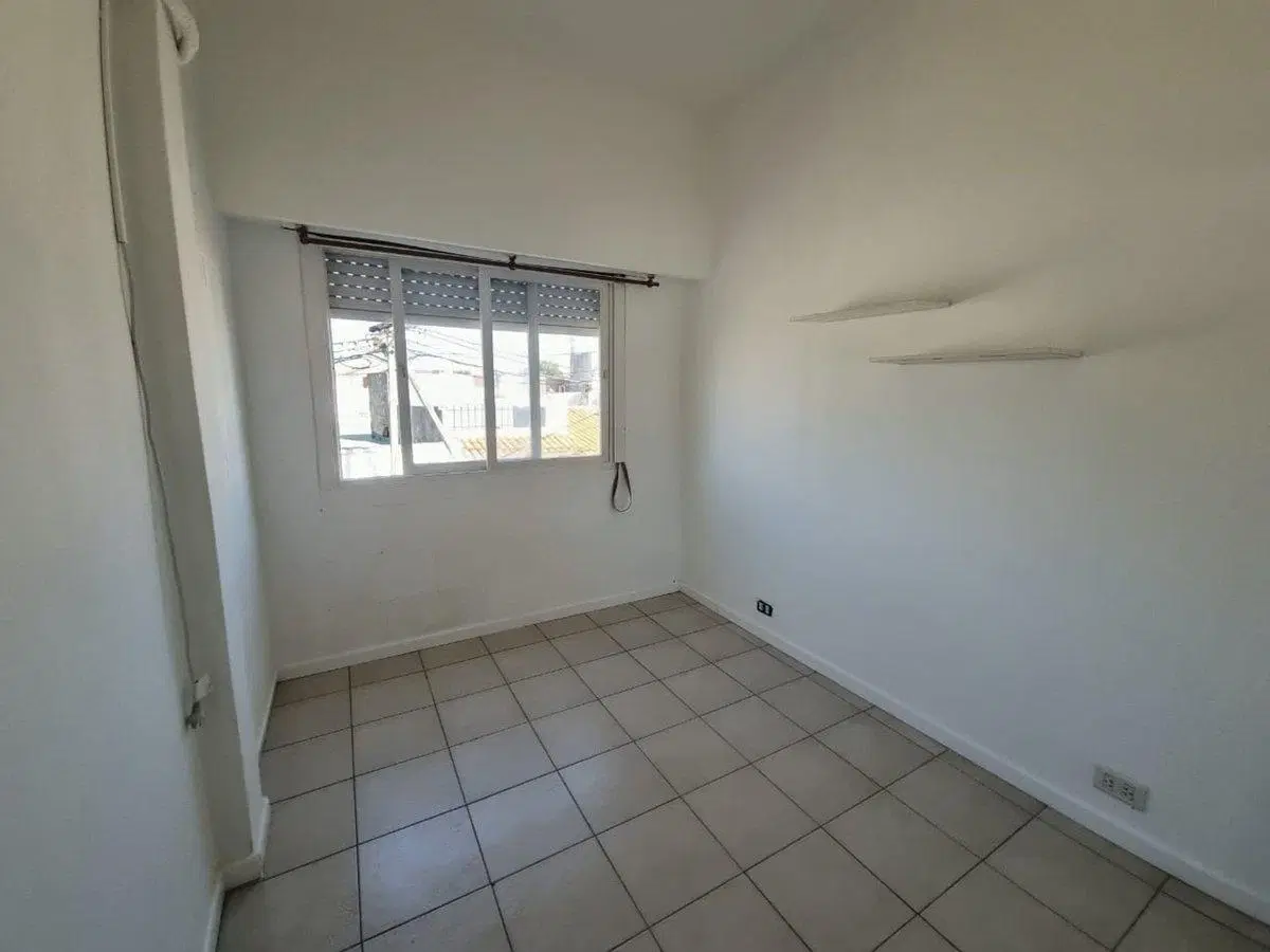 VENTA DEPARTAMENTO  PH 3 AMBIENTES EN BERNAL 4