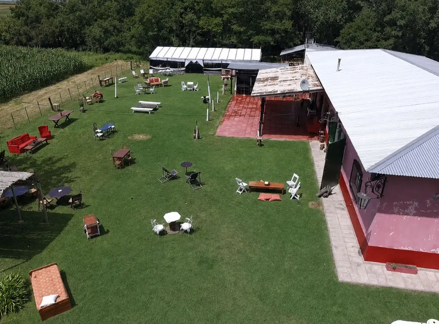 Campo de 210000m2 con complejo turístico y eventos 3