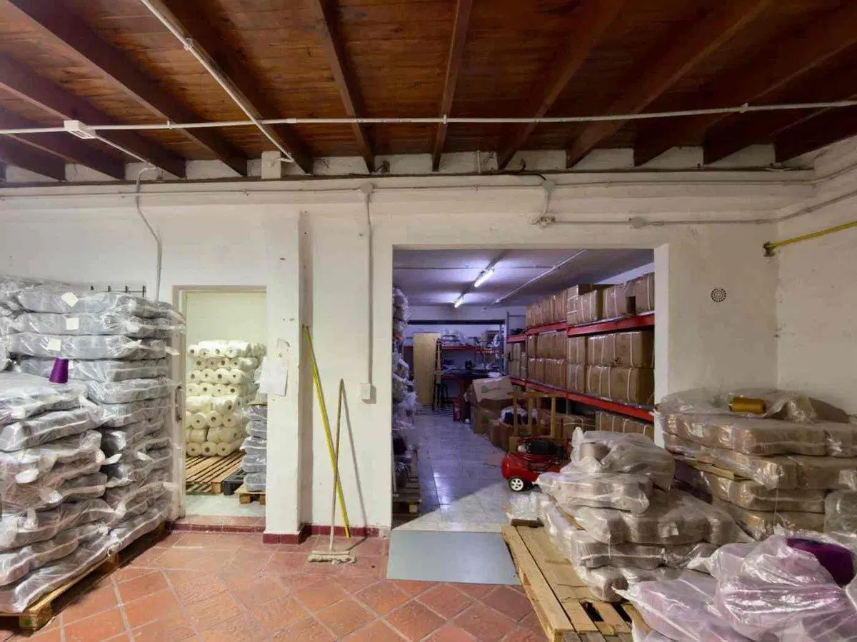 Alquiler depósito, local y oficinas en Ituzaingó 3