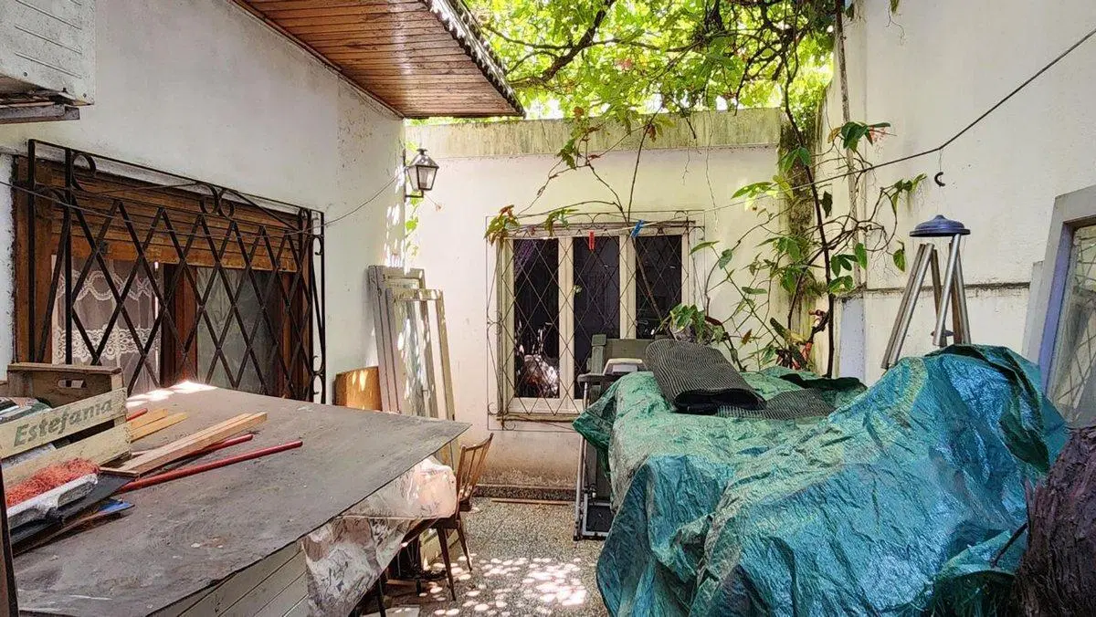 VENTA CASA 4 AMBIENTES A REFACCIONAR EN VERSALLES 4
