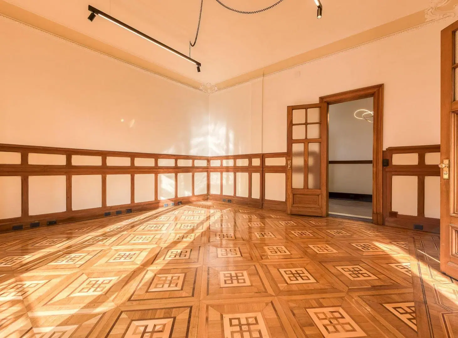 VENTA OFICINA COMERCIAL EN MONSERRAT 4