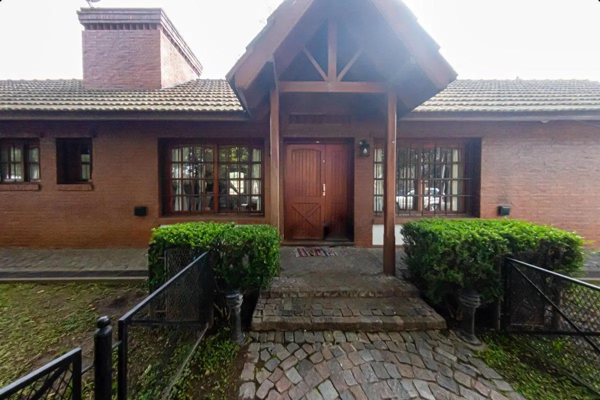 Chalet Casa Quinta Jardín Pileta Quincho Ranelagh 4