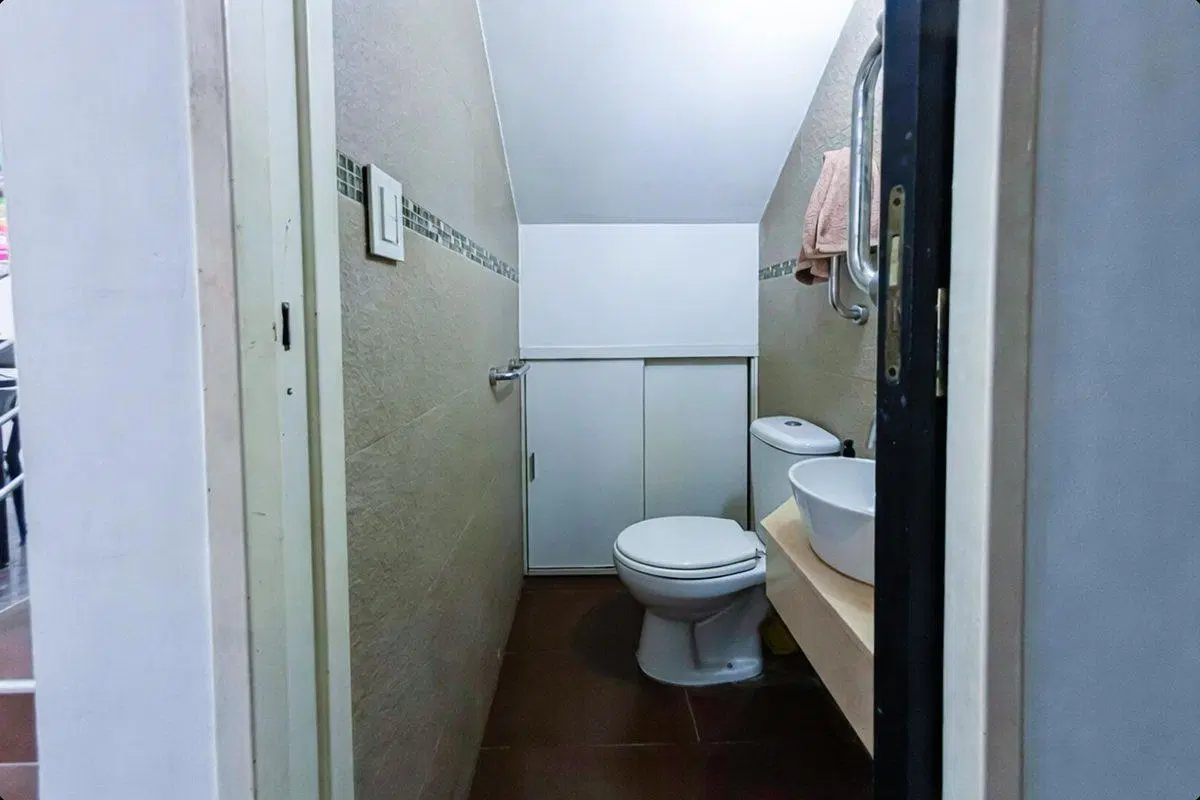 CASA DE 6 AMBIENTES GARAGE QUINCHO JARDIN QUILMES 2