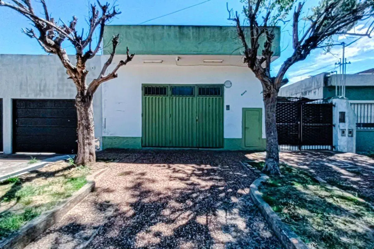 PH FRENTE GARAGE O LOCAL ENT. IND. TERRAZA QUILMES 4