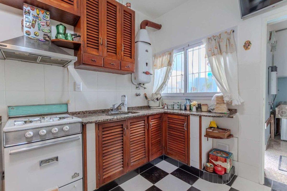 Foto de PH 4 ambientes en venta - Haedo - Oportunidad, imagen 2